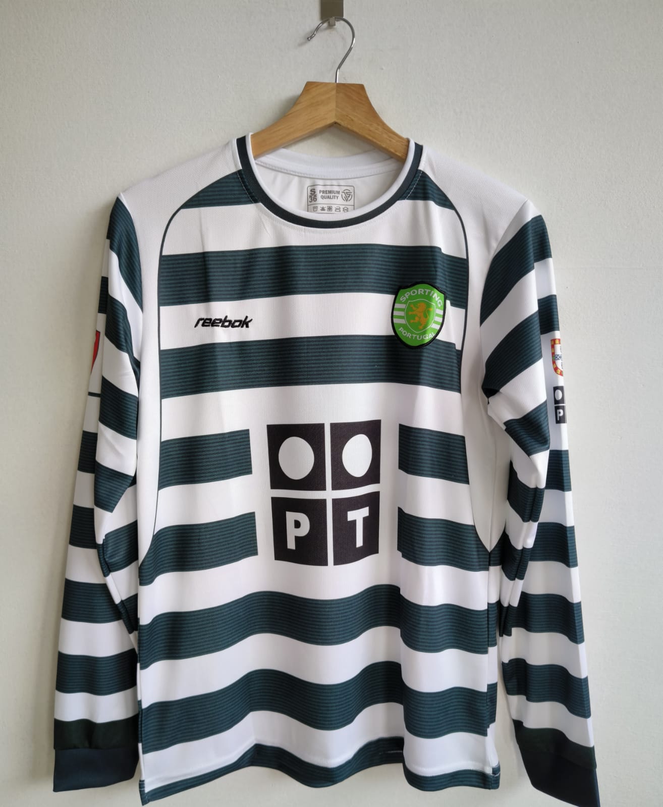 Sporting CP 2001-3 Home  (RONALDO) - View 1